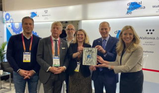 La Belgique a reçu un prix de l’innovation de la part de Gary Shapiro, le patron du CES de Las Vegas. La Belgique a reçu un prix de l’innovation de la part de Gary Shapiro, le patron du CES de Las Vegas.