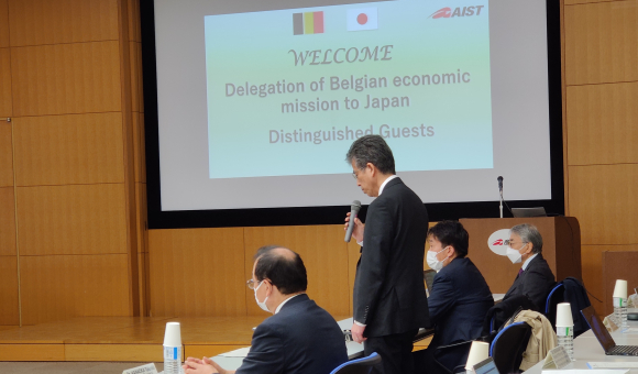The Wallonia-Brussels delegation visiting the AIST © WBI - AWEX