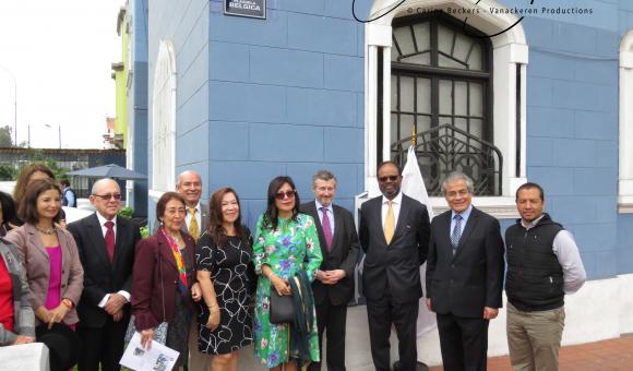Inauguration de la nouvelle plaque Plazuela Bélgica (réalisée en Belgique sur normes Bruxelloises) en placée à Lima