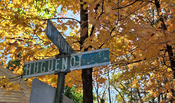 Huguenot_Street_Crossroad_Wallonia_BE