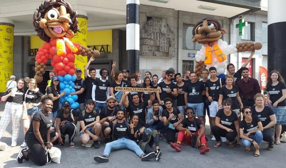 Dans le cadre du projet "Citoyens d'Europe", les jeunes ont organisé une marche à Bruxelles pour l'accueil et la justice migratoire (c) FMJ