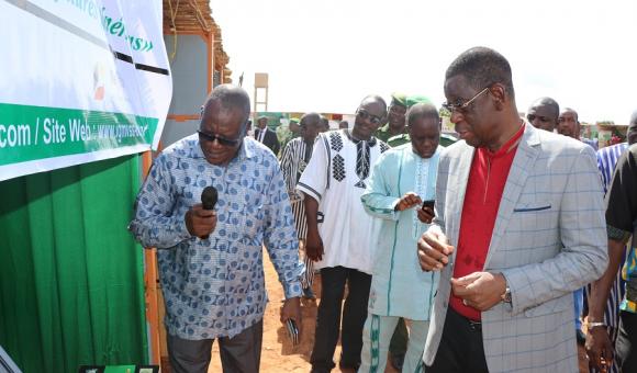 Visite du stand de l'IGMVSS par le Ministre de l'ENvironnement