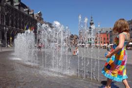 La Grand Place de Mons avec son Hôtel de Ville (c) WBT - J.Jeanmart