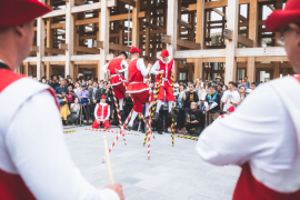 The Namur stilt walkers at the Osaka 2025 World Expo © J. Van Belle – WBI The Namur stilt walkers at the Osaka 2025 World Expo © J. Van Belle – WBI