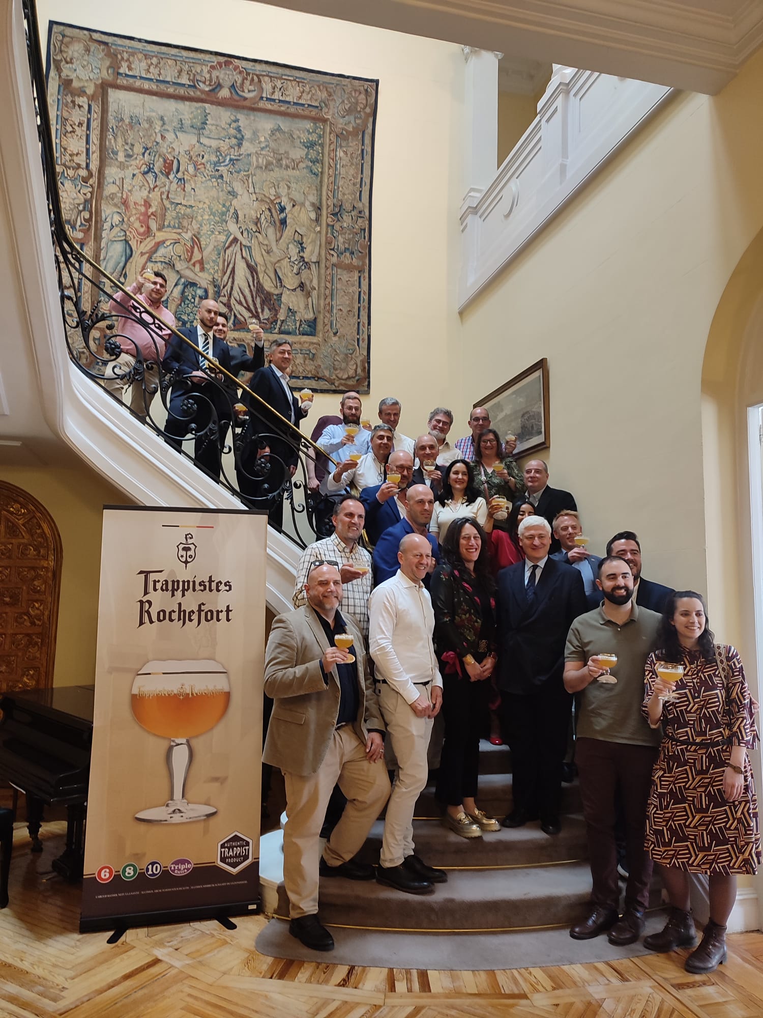 Group photo of Rochefort presentation
